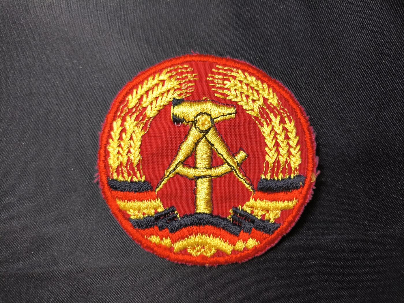 云宸嘉赏-勋臻佳藏四月精品甄选场次（低佣 一元一手） 民主德国国旗刺绣臂章