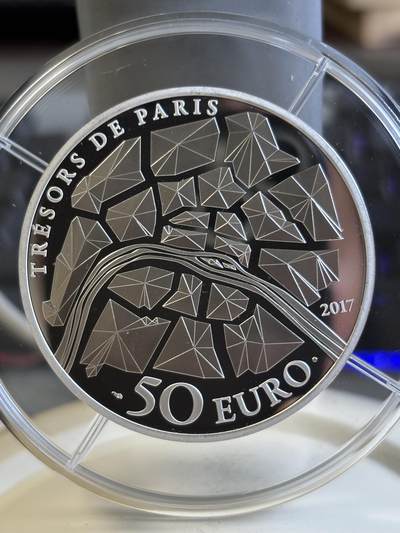 法国2017年建筑艺术瑰宝自由女神镀金163.8克纪念银币，950银镀金，163.8克，发行1000枚