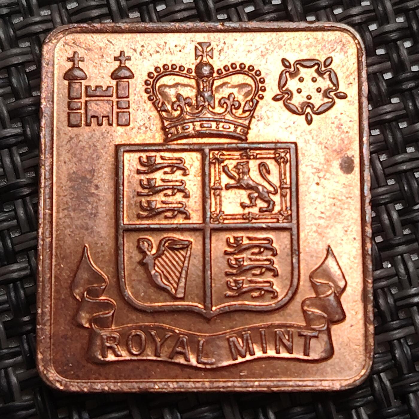 布加迪🐬～世界钱币(上海)🌾第 287 期 /  各国套币和散币