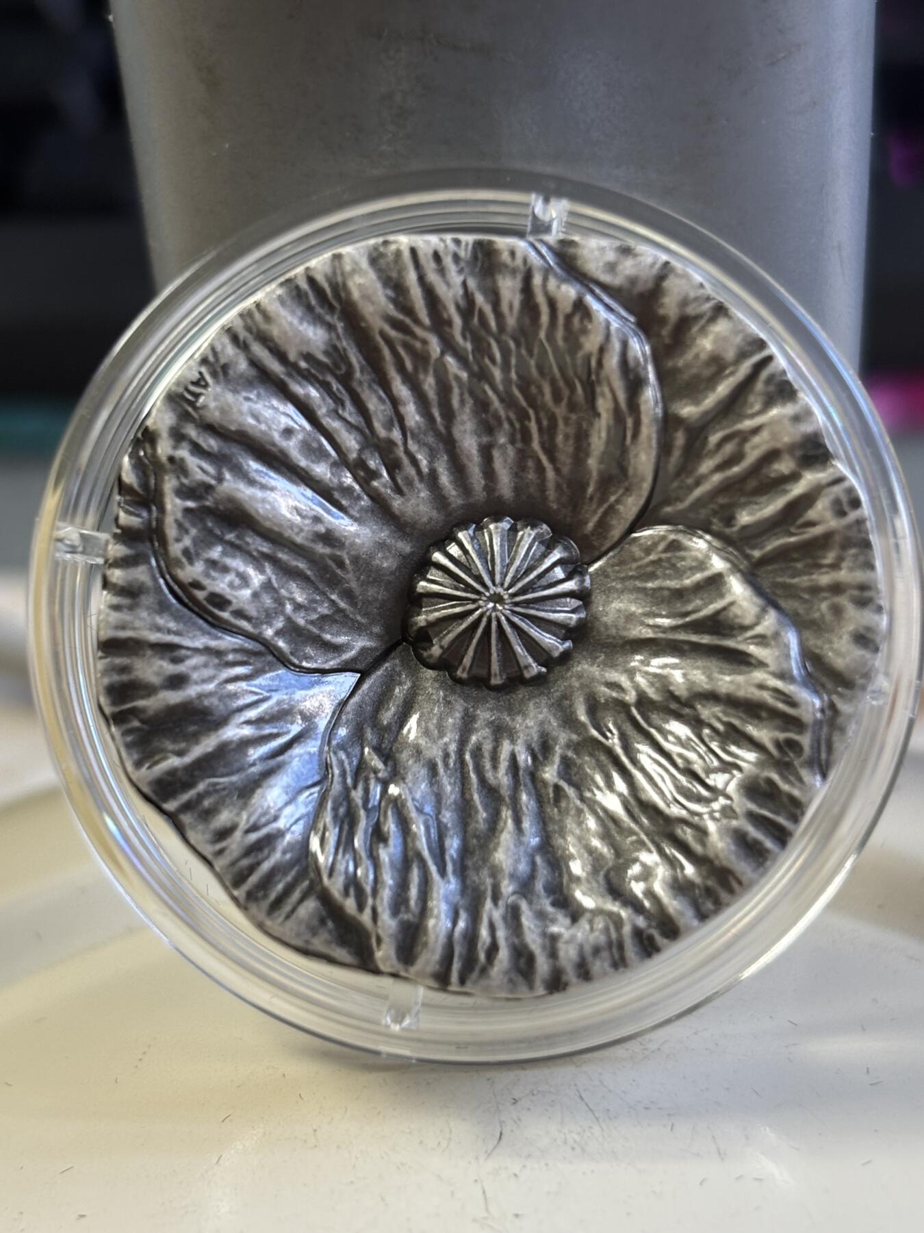 第197期拍卖 加拿大2020年一战国殇日罂粟花形仿古纪念银币，9999银，发行7000枚