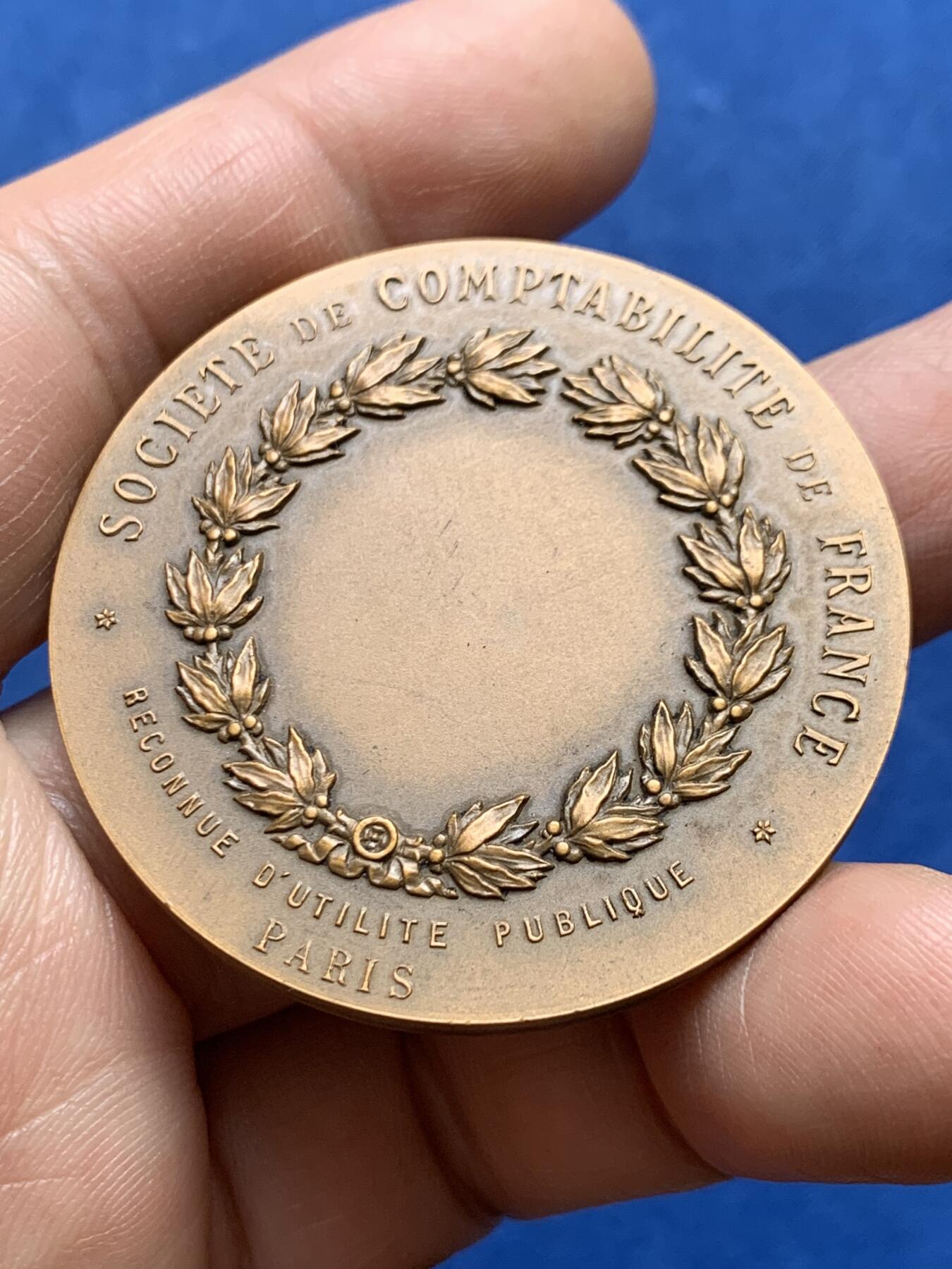 《竞宝斋》第477场 周日，周一 2场连拍 （全场包邮）欢迎送拍 法国播种者农业铜章 40.6克 45.5mm 铜标边铭 带盒