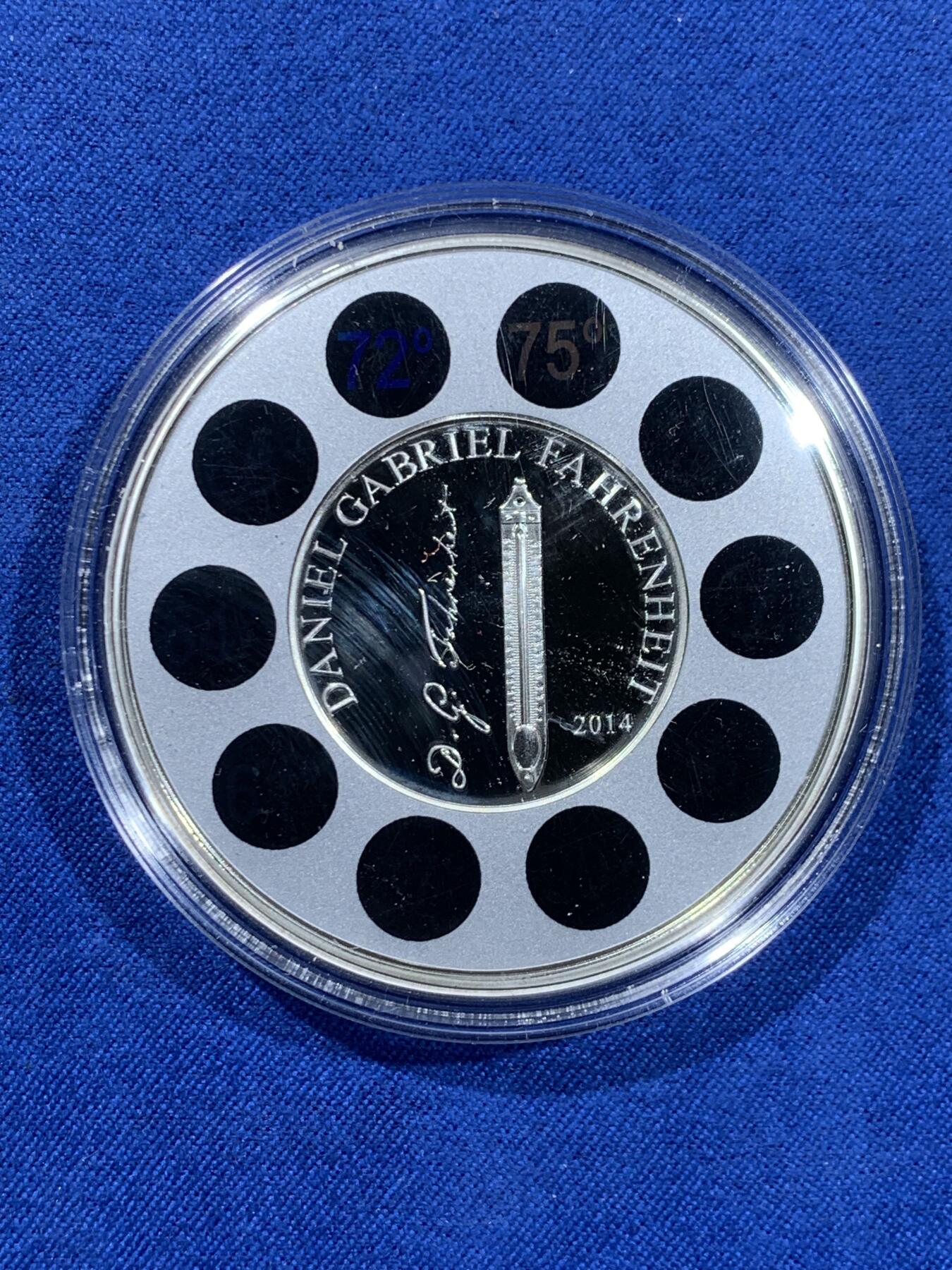 《竞宝斋》第477场 周日，周一 2场连拍 （全场包邮）欢迎送拍 帕劳2014年5元精制温感银币 华氏温标300年-丹尼尔·加布里埃尔·华伦海特（华氏温标的创立者，德国物理学家、仪器制造师） 1盎司925银 发行量450枚 盒证全