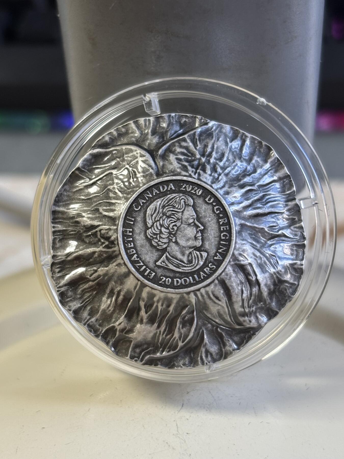 第197期拍卖 加拿大2020年一战国殇日罂粟花形仿古纪念银币，9999银，发行7000枚