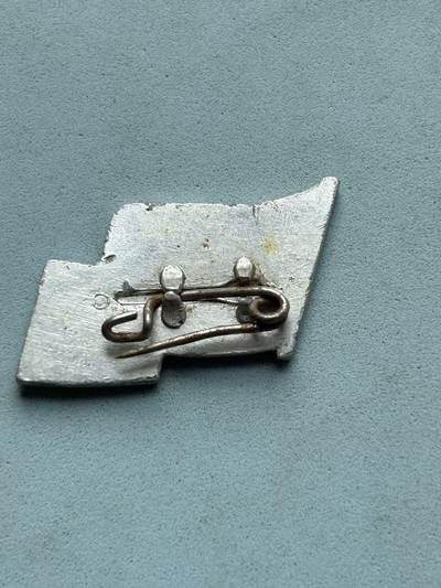 盛世勋华——号角文化勋章邮票专场拍卖第319期 东德建国24周年纪念徽章