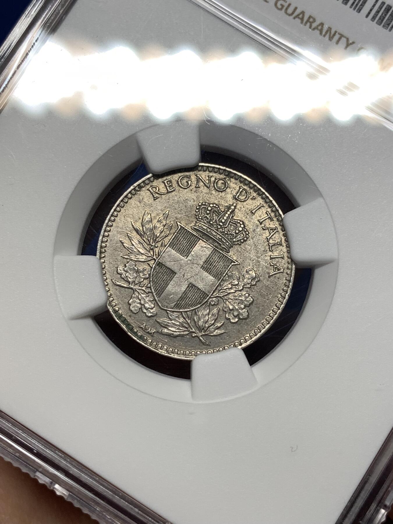 《竞宝斋》第477场 周日，周一 2场连拍 （全场包邮）欢迎送拍 NGC-UNC 意大利1918R二十分镍币，少见品种