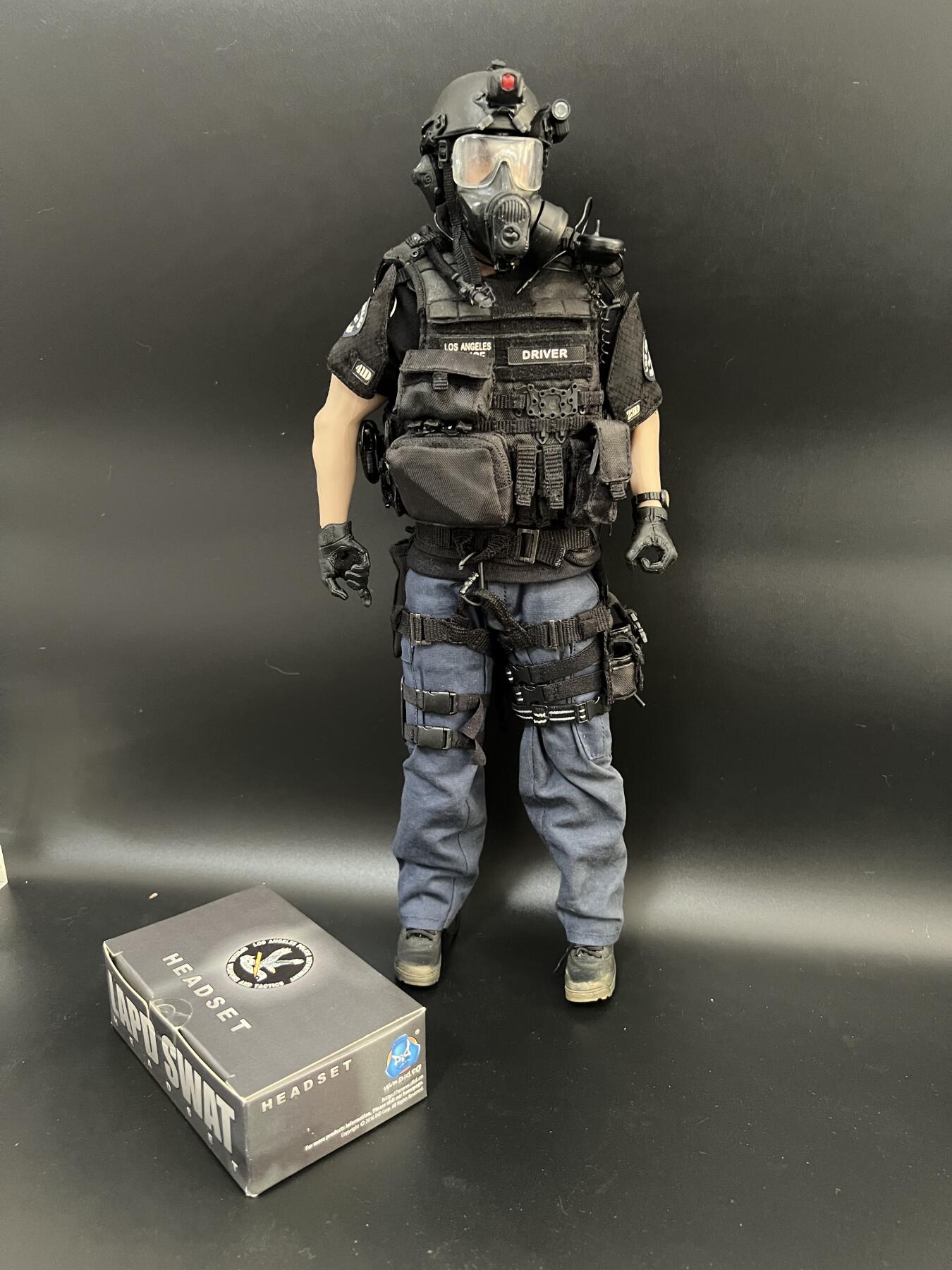 零元拍：DID 1/6。会场Swat 包胶胳膊   再送一只原装DID耳机，全部都组在身上了 所见即所得