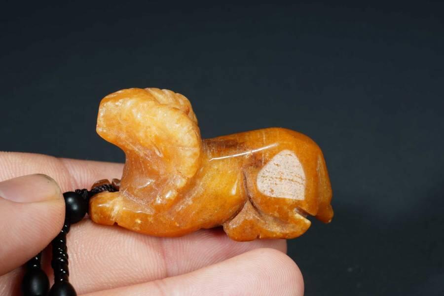 上海都达杂项专场六十六【全场包邮】 手工雕黄龙玉精雕《山羊》挂件63-60