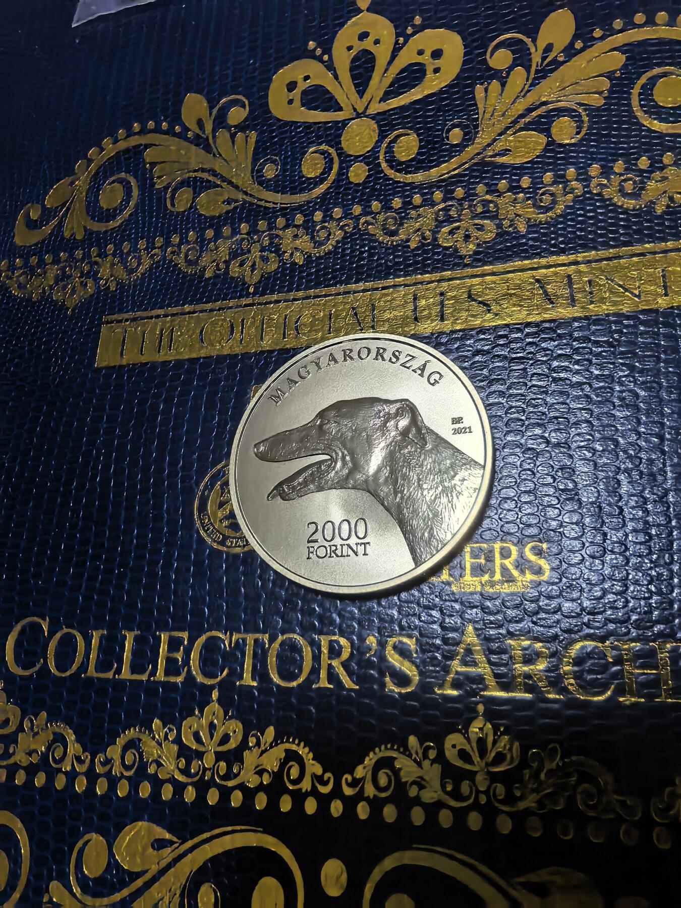 长老汇马年精选第十六场拍卖 2021匈牙利猎犬系列之三匈牙利灵缇2000弗林特类精制铜币，1.5万枚