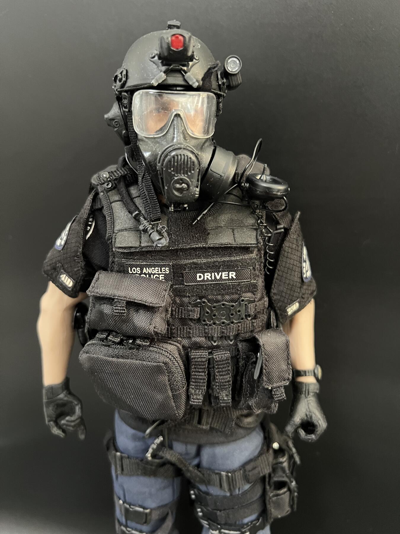 零元拍：DID 1/6。会场Swat 包胶胳膊   再送一只原装DID耳机，全部都组在身上了 所见即所得