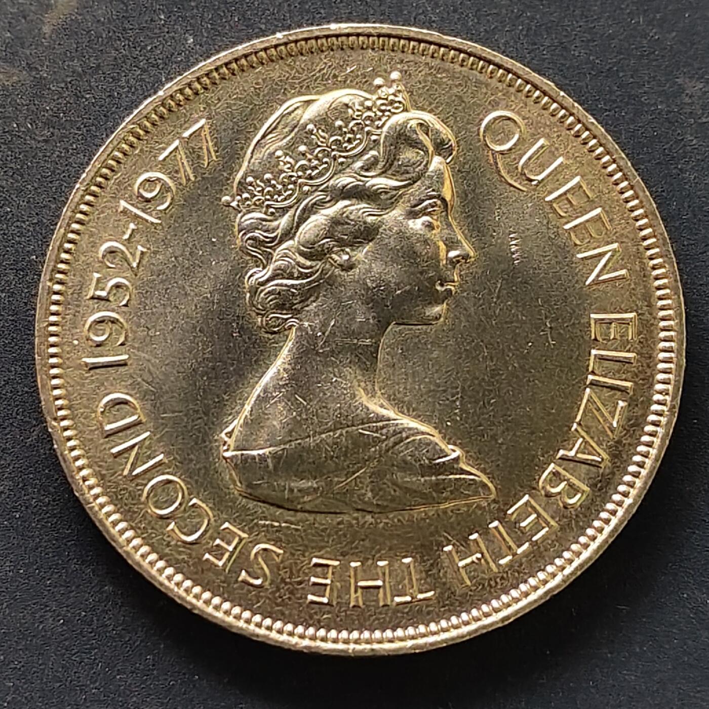 【全场包邮】纯粹捡漏拍518场 根西1977年25便士女王登基25周年克朗型纪念币