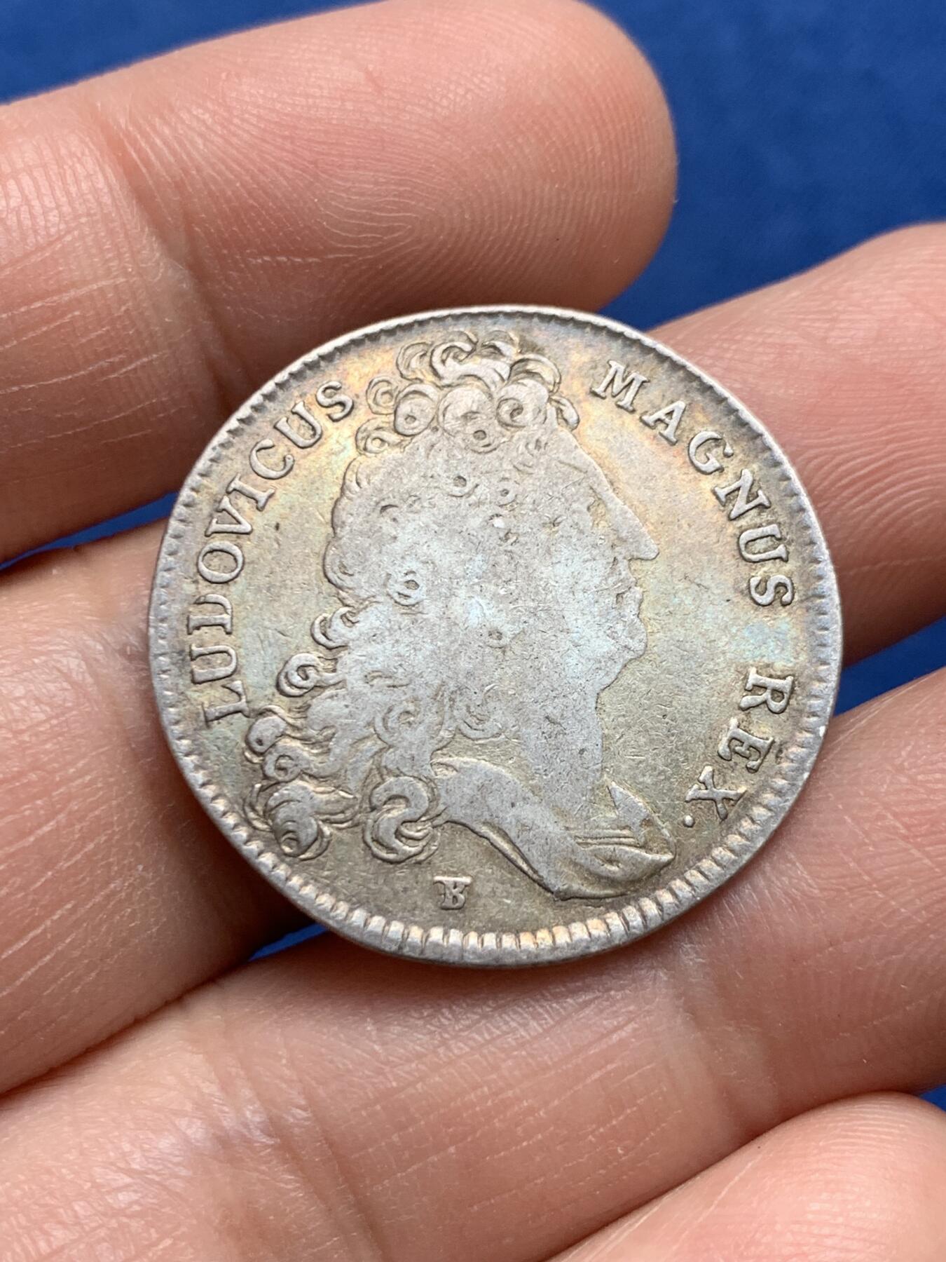 《竞宝斋》第477场 周日，周一 2场连拍 （全场包邮）欢迎送拍 法国1704年路易十四头像非凡战争银质代币，6.1g，28.3mm