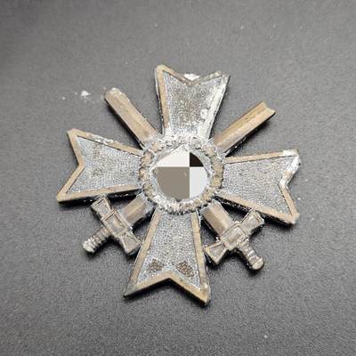 0元起拍勋章 第344期 咸鱼国勋章拍卖专场 4月8日（周三）下午6：00开始 - 影剧版纪念章