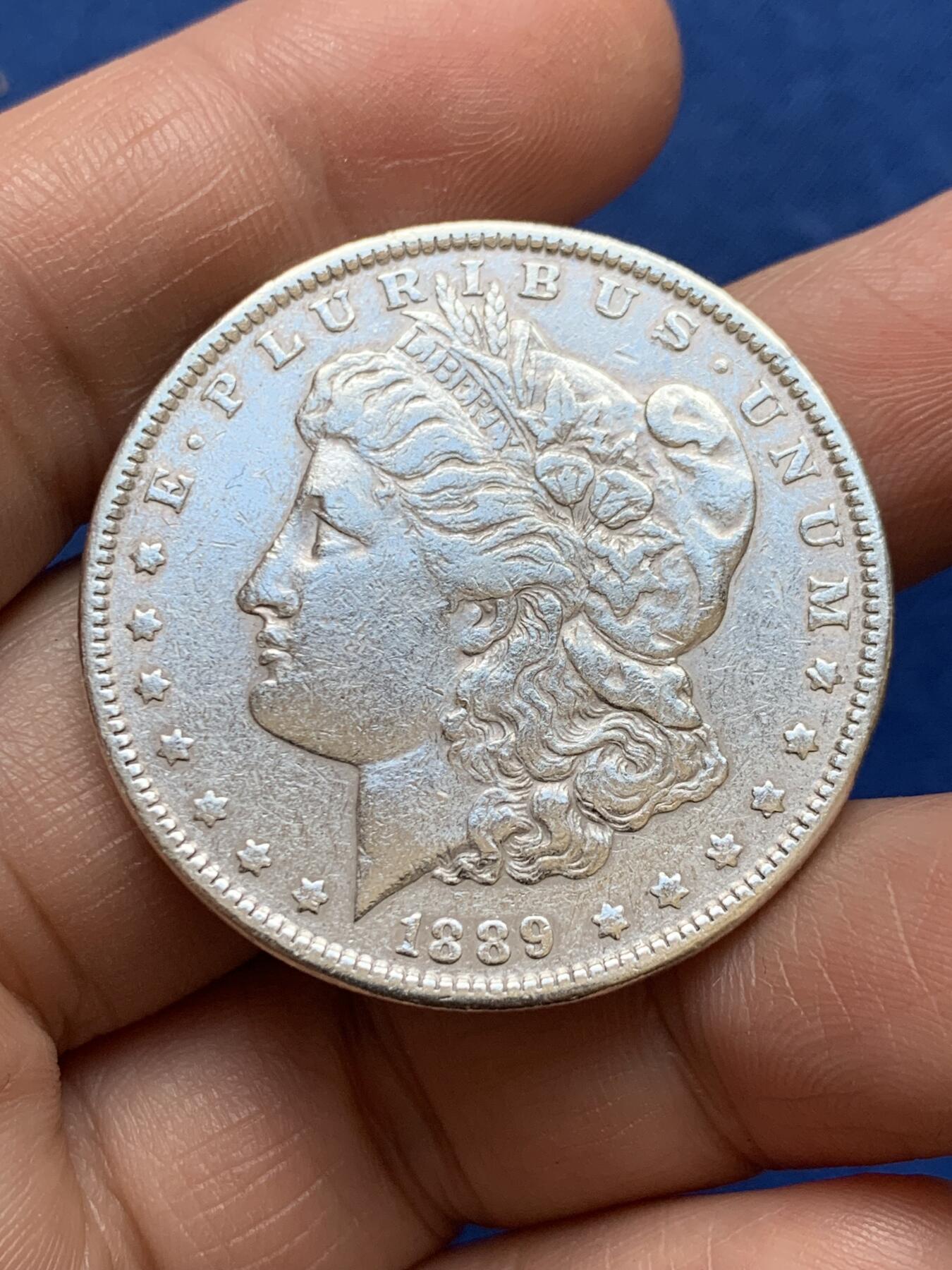 《竞宝斋》第477场 周日，周一 2场连拍 （全场包邮）欢迎送拍 美国1889年摩根1美元银币