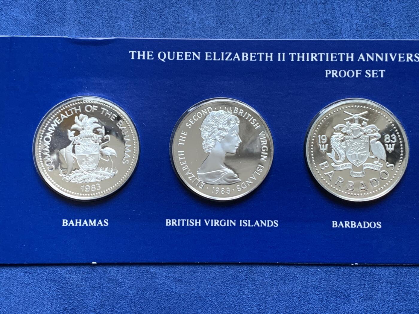 《竞宝斋》第477场 周日，周一 2场连拍 （全场包邮）欢迎送拍 加勒比5个英联邦国家1983年5枚精制克朗银币套 伊丽莎白二世女王加冕30周年纪念 小于4千套 盒证全 富兰克林造币出品