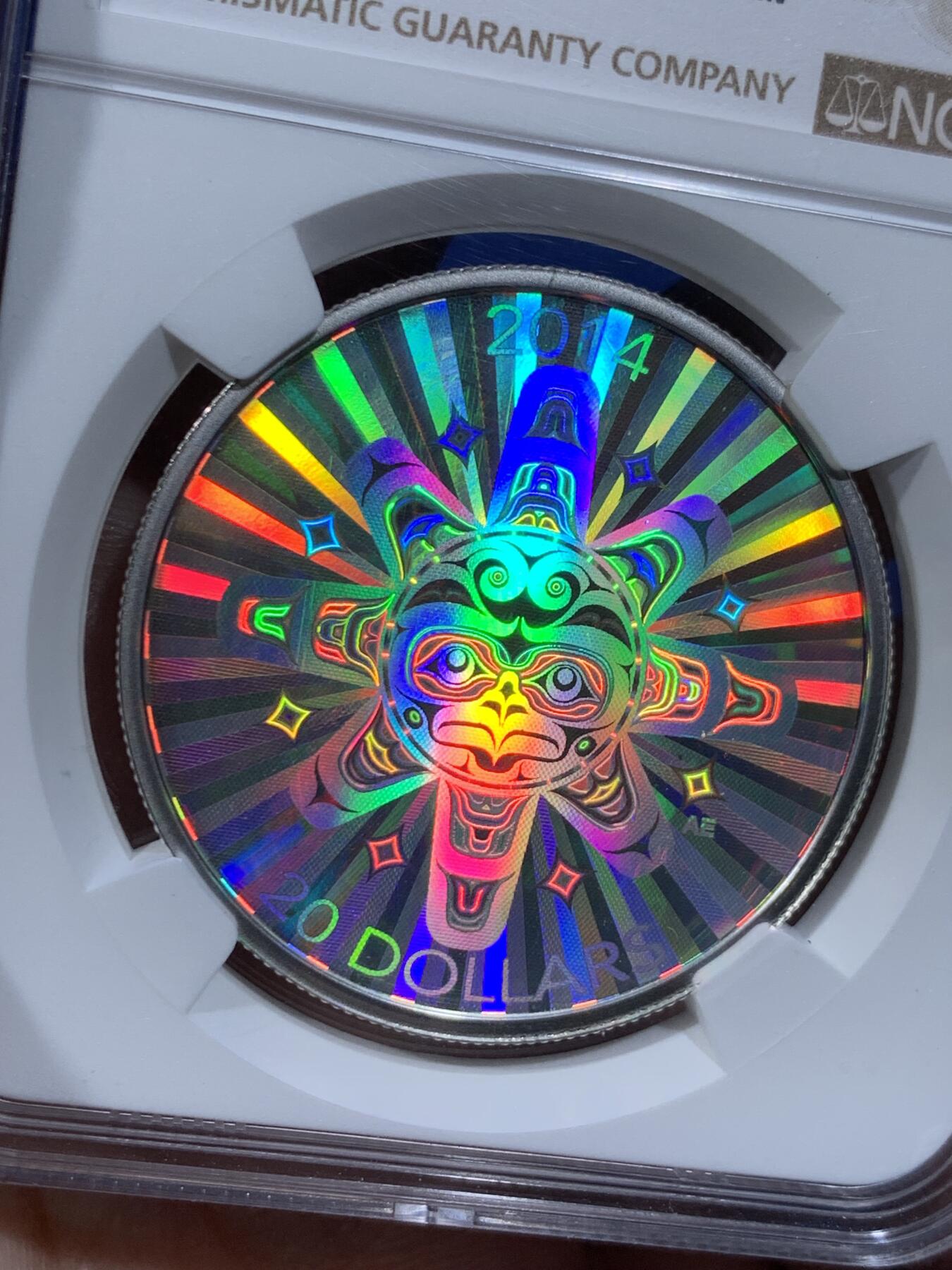 《竞宝斋》第477场 周日，周一 2场连拍 （全场包邮）欢迎送拍 NGC PF69UC 加拿大2014年“海狸”原住民文化系列一盎司银币，系列第一枚，镜面高浮雕，全息幻彩。以原住民艺术风格描绘了海狸形象，并结合全息幻彩技术呈现出绚丽的视觉效果，是兼具艺术与技术的现代纪念银币。