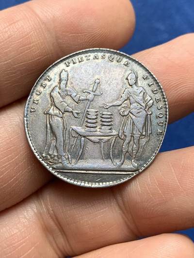 《竞宝斋》第477场 周日，周一 2场连拍 （全场包邮）欢迎送拍 - 法国1710年教士大会银质代币，8.07g，29.8mm