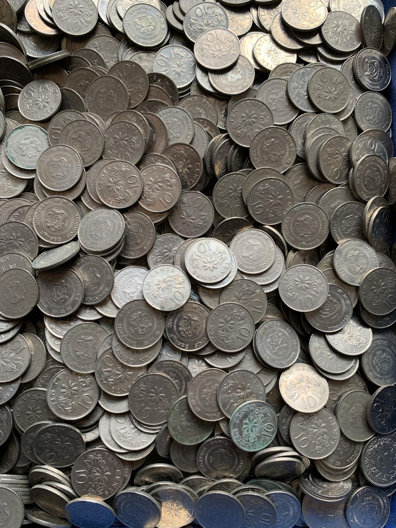 《竞宝斋》第477场 周日，周一 2场连拍 （全场包邮）欢迎送拍 新加坡零钱 10分2000枚硬币，重量5600克+，一枚2.6克，面值200新加坡元！汇率值1070人民币！