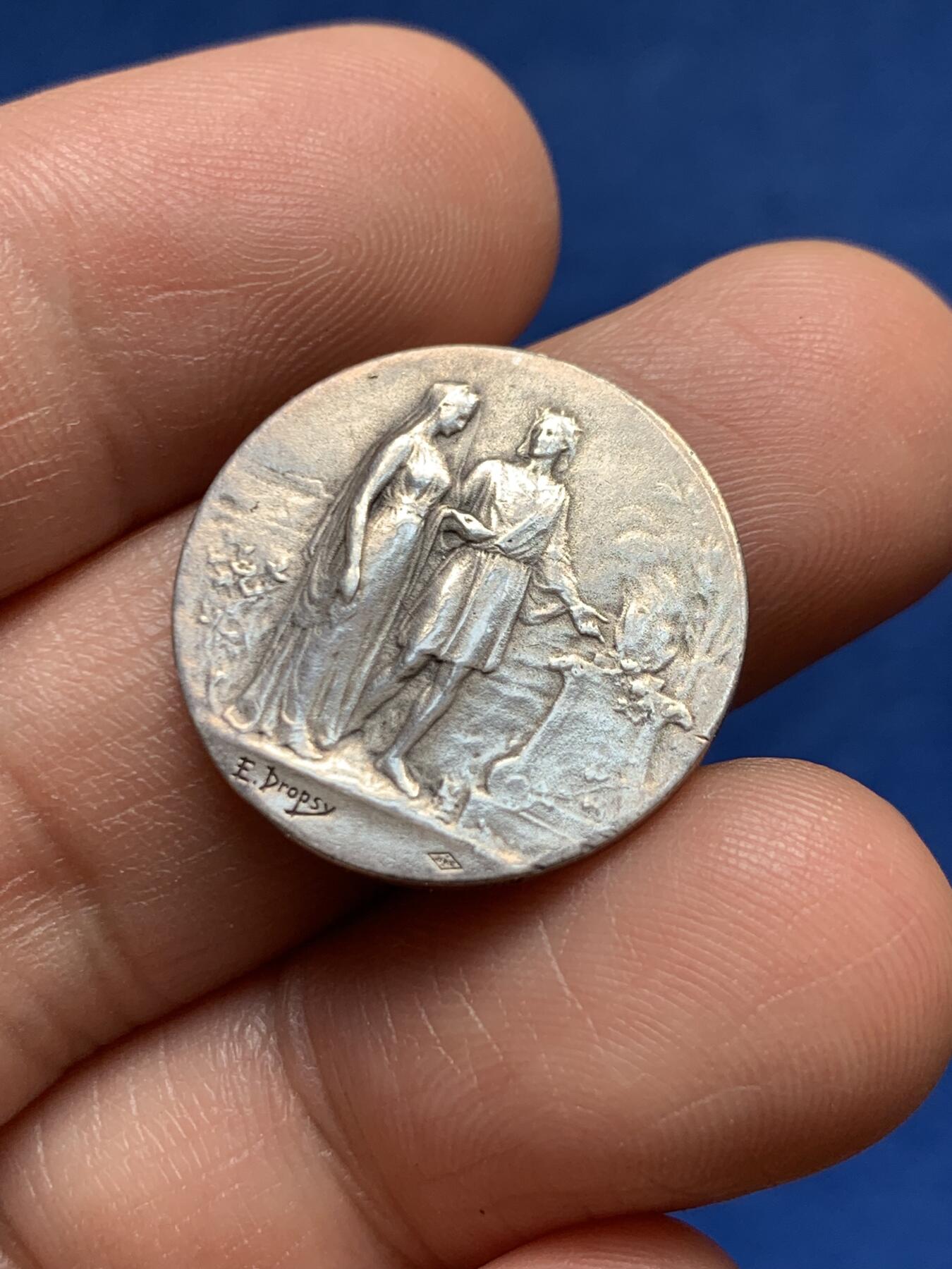 《竞宝斋》第477场 周日，周一 2场连拍 （全场包邮）欢迎送拍 名家名作 法国天使婚礼银章 5.15克 21.8mm 丰饶角银标