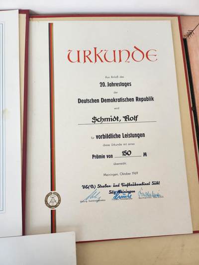 南水社第5次拍卖  东德（DDR）罗尔夫·施密特柏林建设者全套荣誉证书与上面国家铜煎蛋证书为一人（1969-1981）原品一套