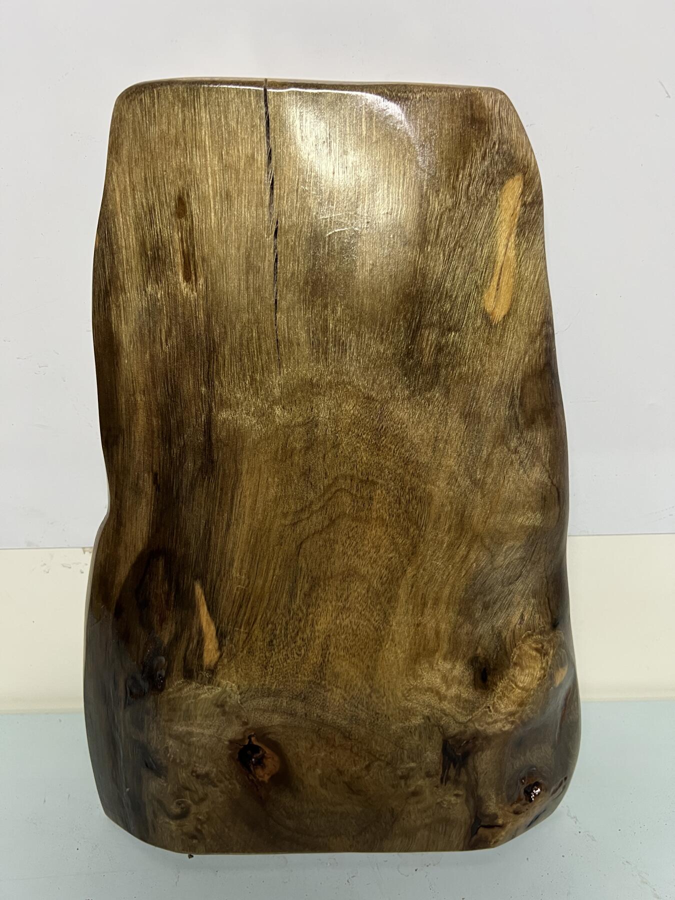 零元拍：NO5-7金丝楠干泡台茶盘 金光闪闪。尺寸约：34/24/15/2.8CM。  天然木料有裂，有瑕疵，介意勿拍。