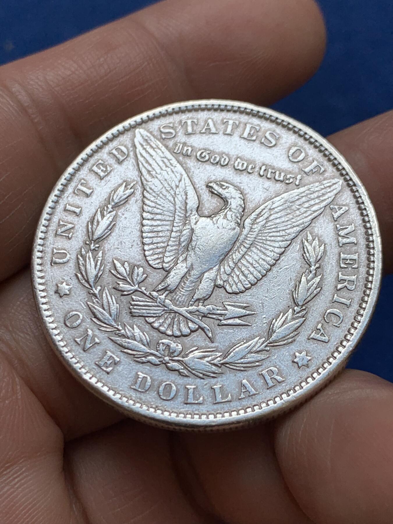 《竞宝斋》第477场 周日，周一 2场连拍 （全场包邮）欢迎送拍 美国1889年摩根1美元银币