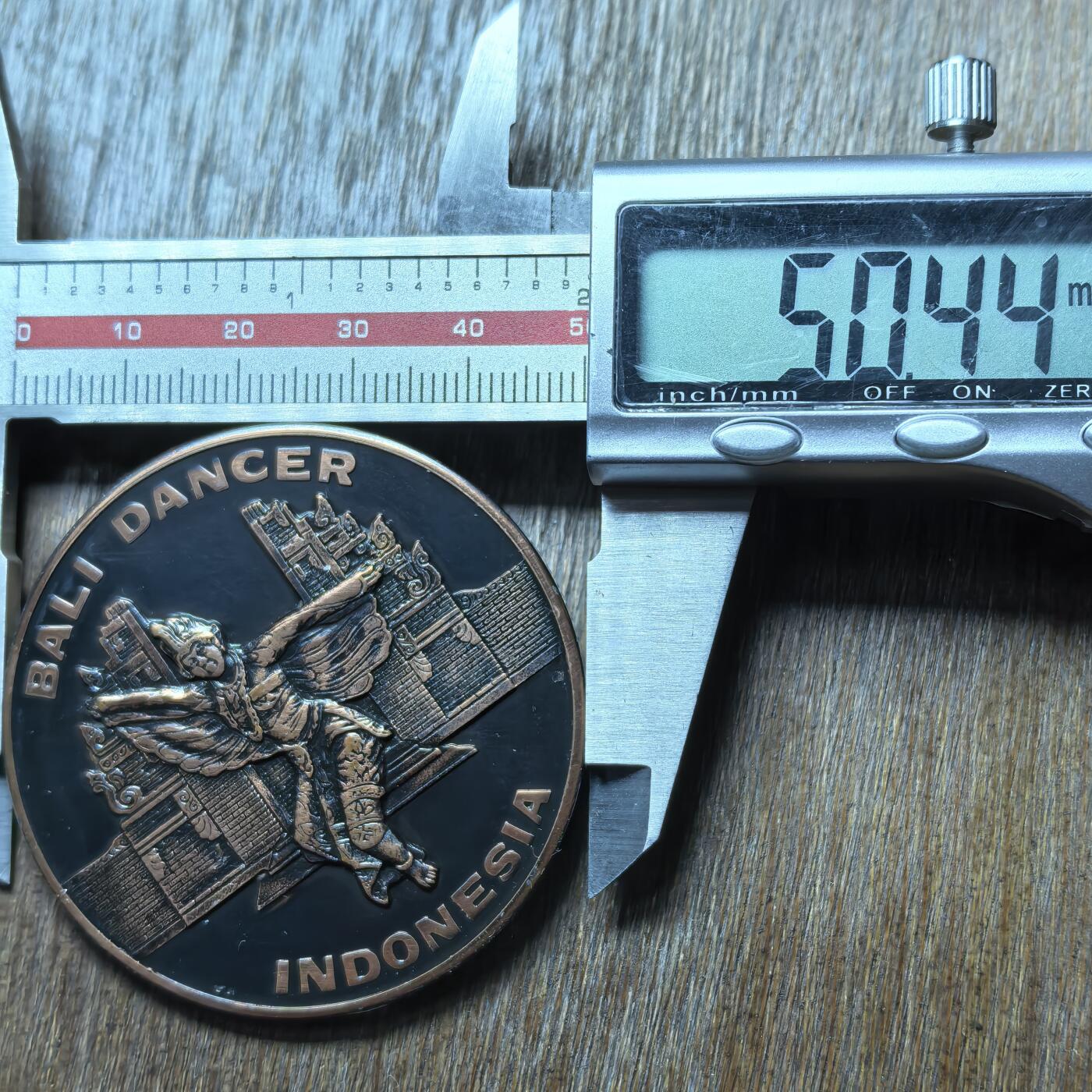 印度尼西亚巴厘舞者主题仿古铜质纪念章（铜章）
