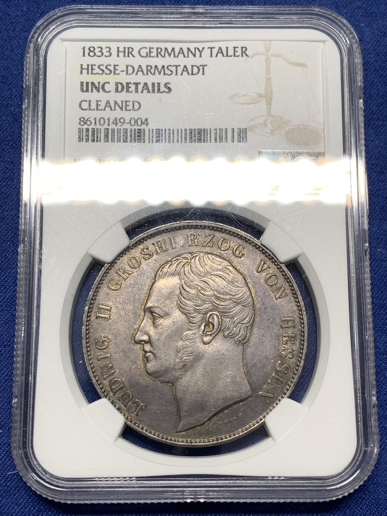 《竞宝斋》第477场 周日，周一 2场连拍 （全场包邮）欢迎送拍 NGC UNCD 1833首年 德国黑森达姆施塔特 路德维希二世皇冠泰勒银币 老包浆转光好状态 由巴伐利亚历史泰勒的同一雕模师c.voiet设计雕模 非常少见的小邦早期泰勒 成交记录寥寥无几