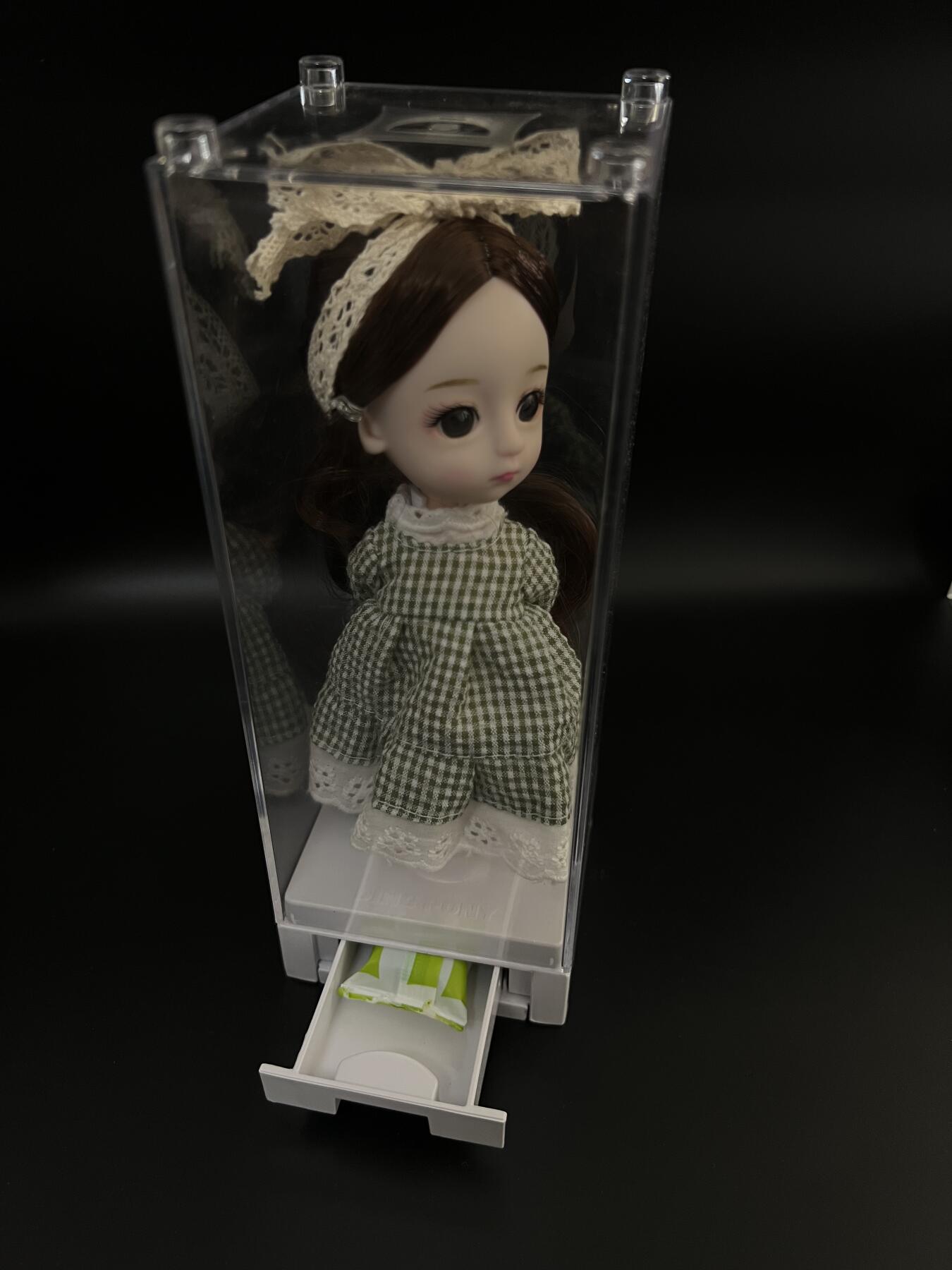 零元拍：正版食玩叮小马娃娃，可动素体，无瑕疵。积木格纳库收纳箱，底部抽屉可开，内含糖果一枚，购于伊藤洋华堂。高21.5CM（格纳库）无包装盒。