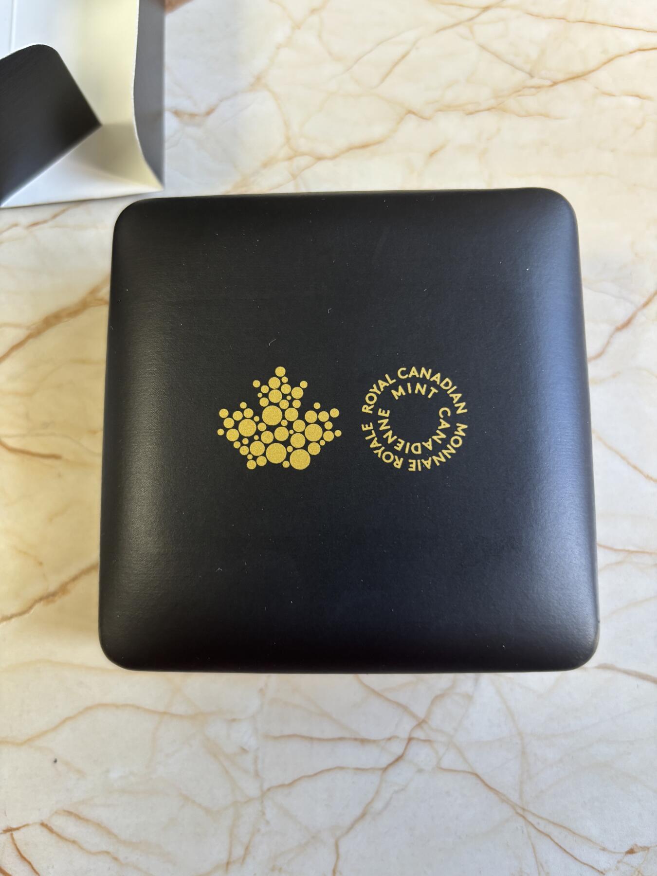 第197期拍卖 加拿大2020年多边立体高浮雕动物系列猞猁纪念银币，9999银，发行2500套