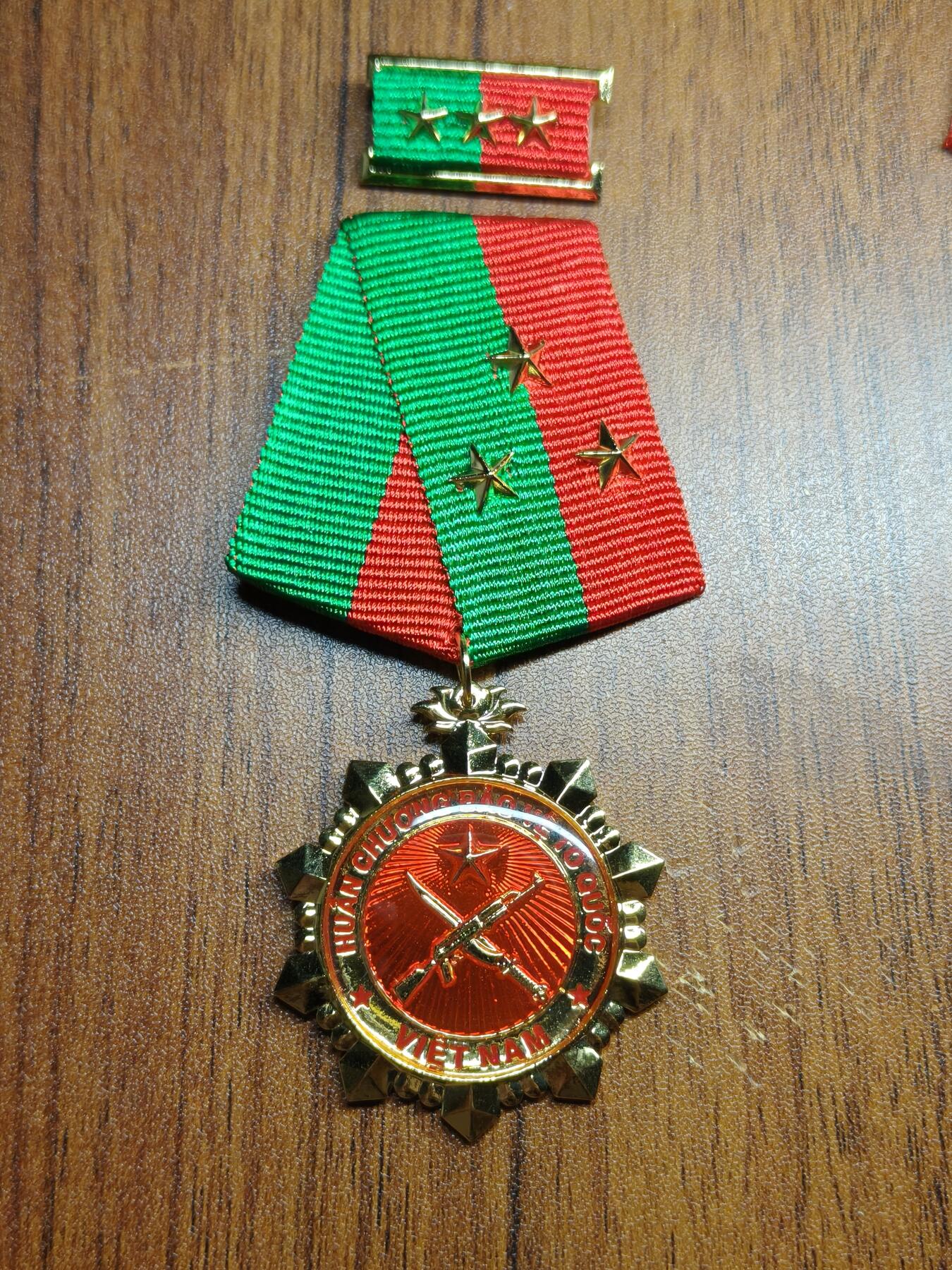 蜀地medal 2026春季精品专场 第5场 越南一级保卫祖国勋章 作为越南高级勋赏之一基层获得三级往往都需要付出生命才能拿到，含金量可想而知