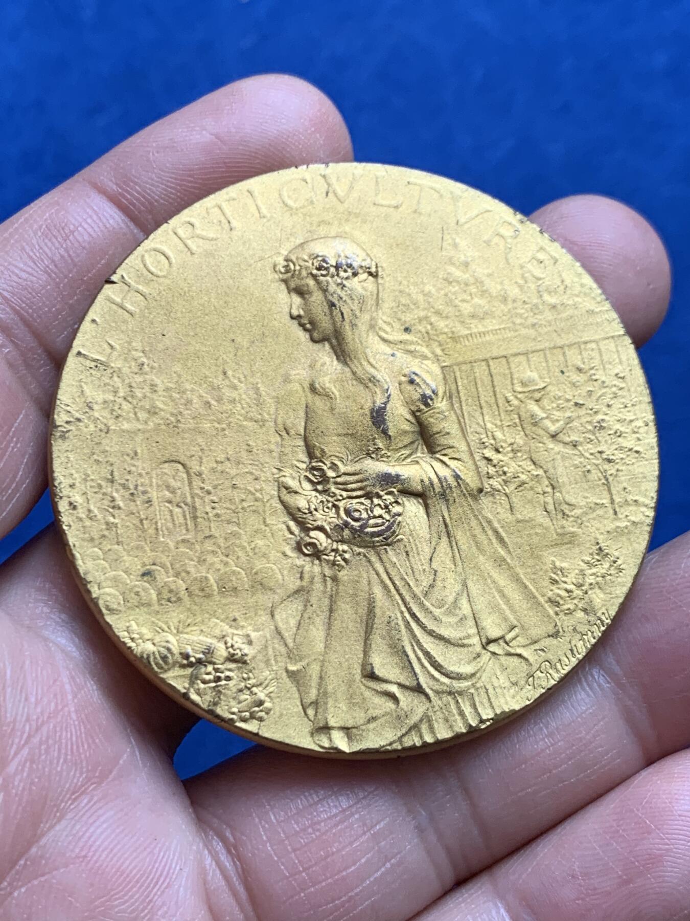 《竞宝斋》第477场 周日，周一 2场连拍 （全场包邮）欢迎送拍 法国园艺协会镀金铜章 73.1克 54.2mm 铜标边铭 带盒