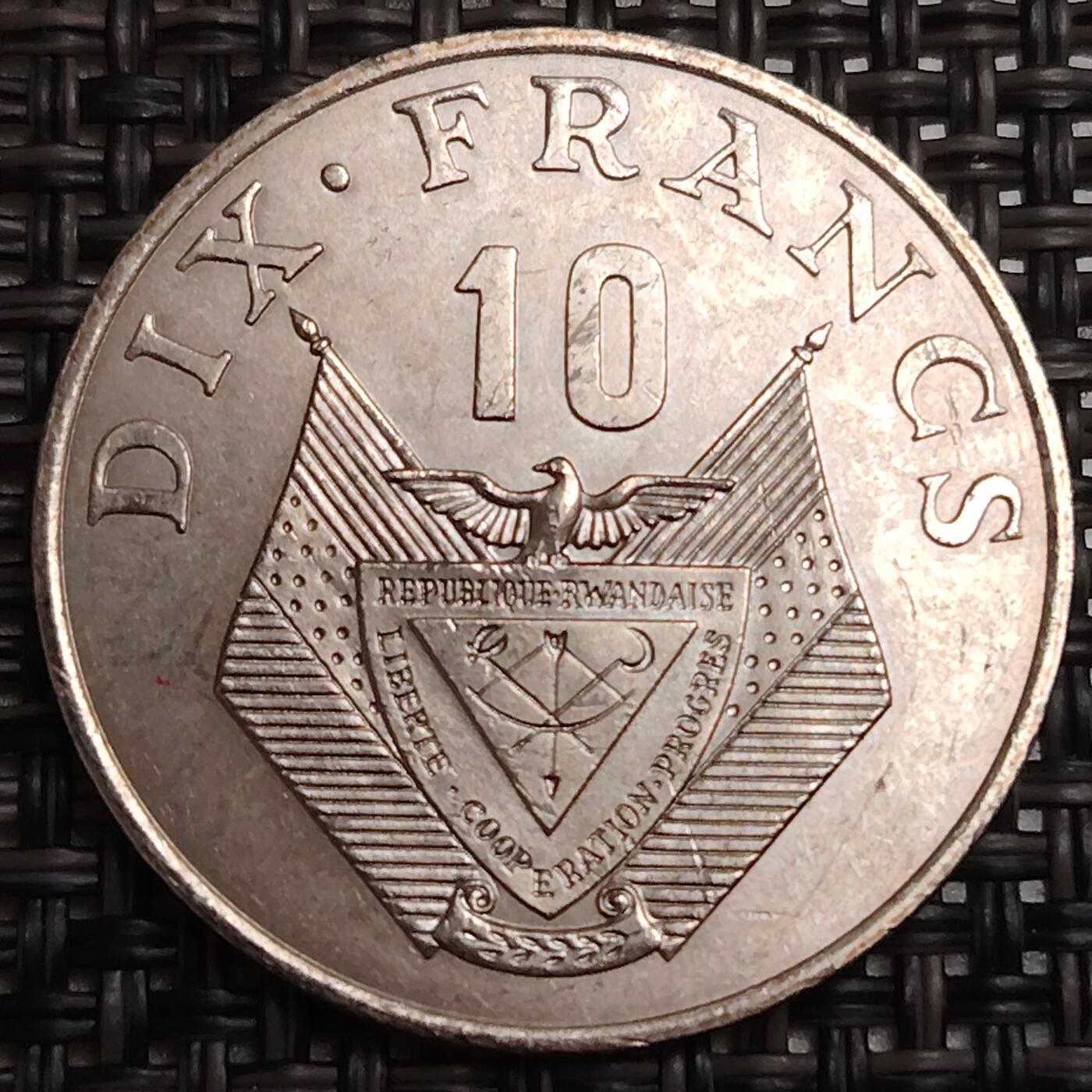 布加迪🐬～世界钱币(上海)🌾第 287 期 /  各国套币和散币