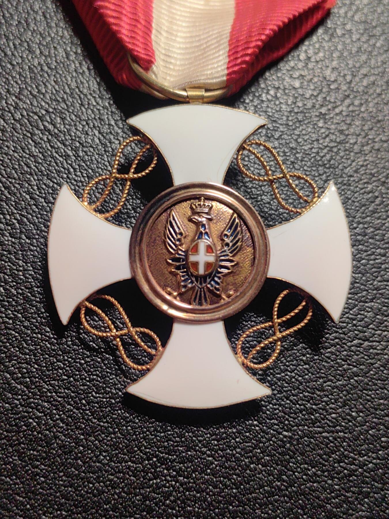 靖甫拍卖第九场 意大利王冠勋章带原盒