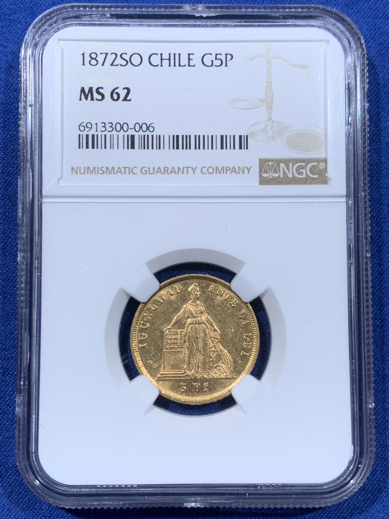 《竞宝斋》第477场 周日，周一 2场连拍 （全场包邮）欢迎送拍 亚军分 NGC MS62 智利 1872SO 5比索 NGC入盒个位数，仅发行23000枚，稀缺少见，收藏南美金币的性价比之选 900金 7.62克