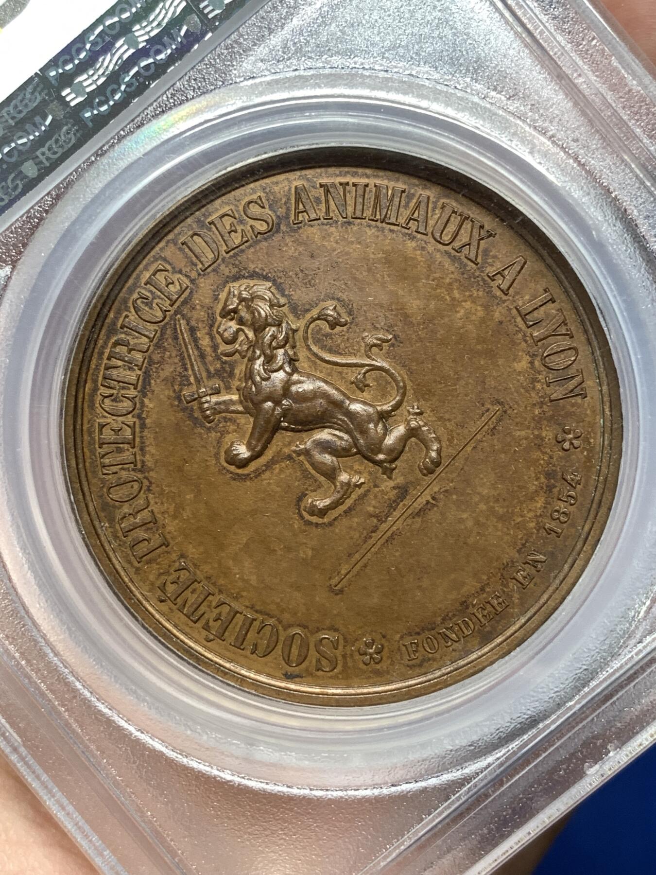 《竞宝斋》第477场 周日，周一 2场连拍 （全场包邮）欢迎送拍 PCGS SP63 法国1854年克里米亚战争时期，德尔马·德·格拉蒙将军纪念铜章，高浮雕，加厚盒。冠军分。