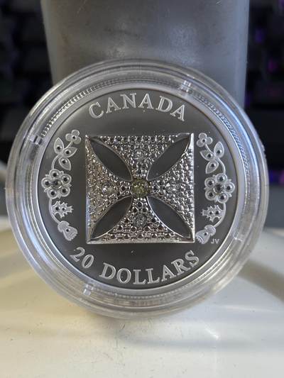 第197期拍卖 - 加拿大2022年伊丽莎白二世钻石皇冠头饰纪念银币，9999银，发行4500枚