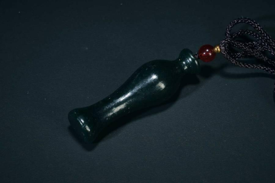 上海都达杂项专场六十八【全场包邮】 天然和田玉青玉宝瓶吊坠挂件 附鉴定证书95-199