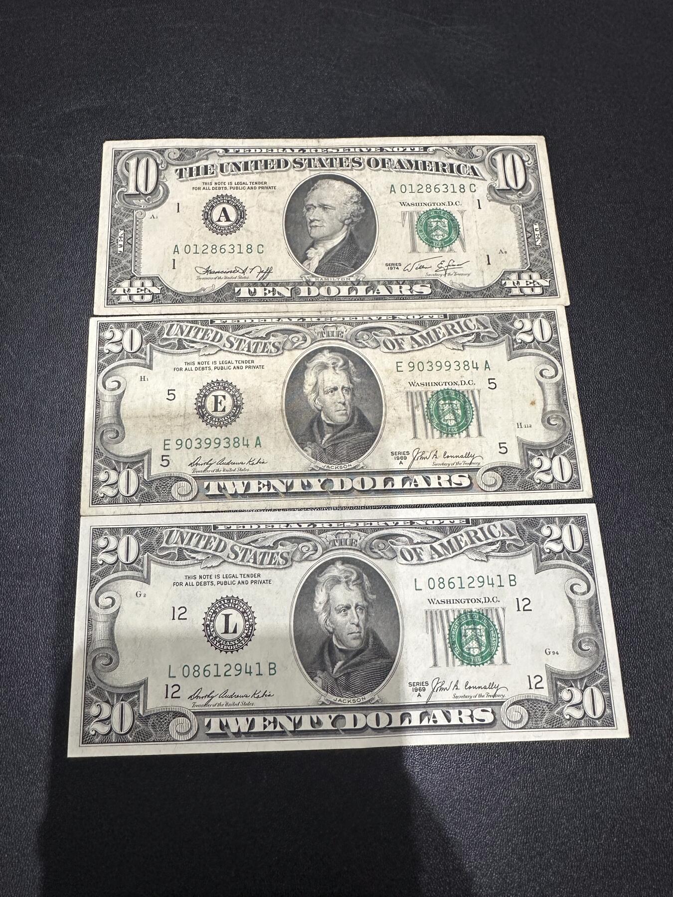 《外钞收藏家》第六百二十四期（精品场）（长期征集拍品、欢迎藏友们联系合作） 美国小头版10和20美元 3张一起 非全新 品相如图