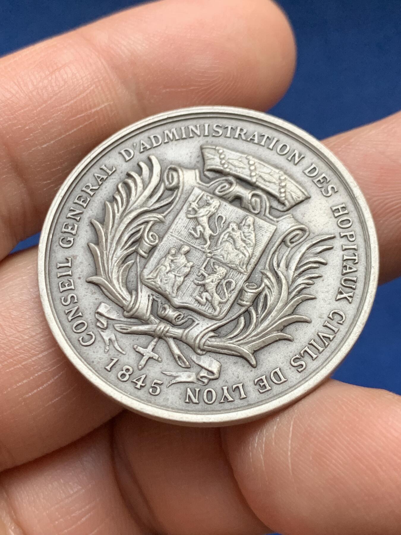 《竞宝斋》第478场 周日，周一 2场连拍 （全场包邮）欢迎送拍 法国里昂市立医院总理事会银章 17.65克 35mm 丰饶角1银标