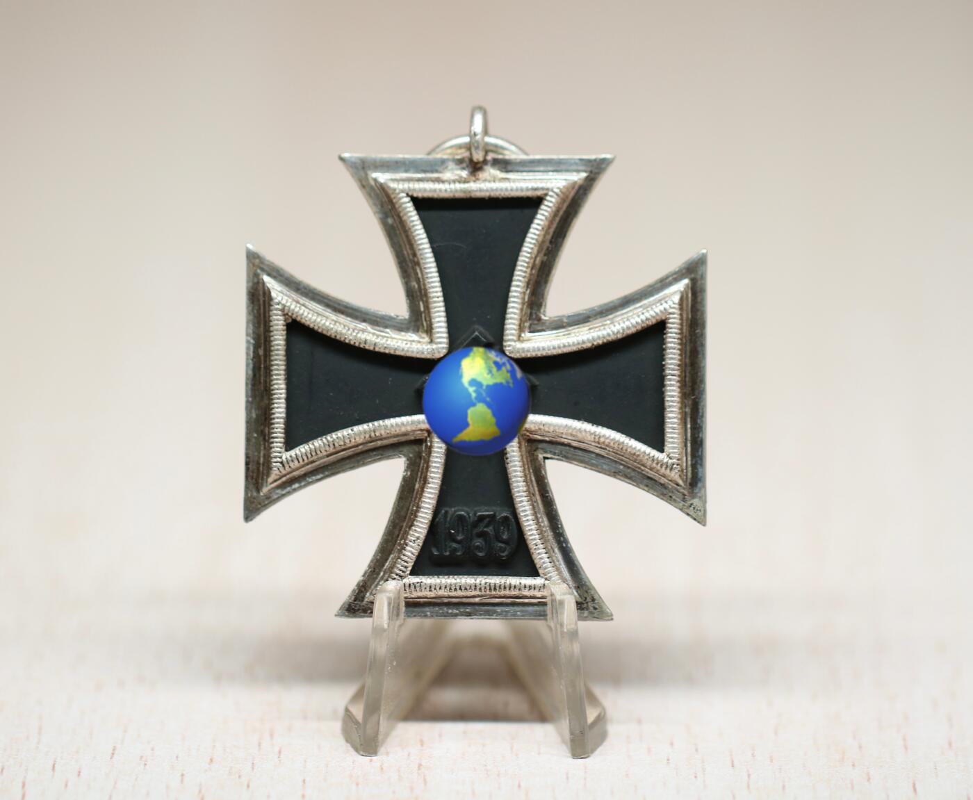 大猫徽章拍卖 第291期 珍爱和平 德三二铁 7厂 品好