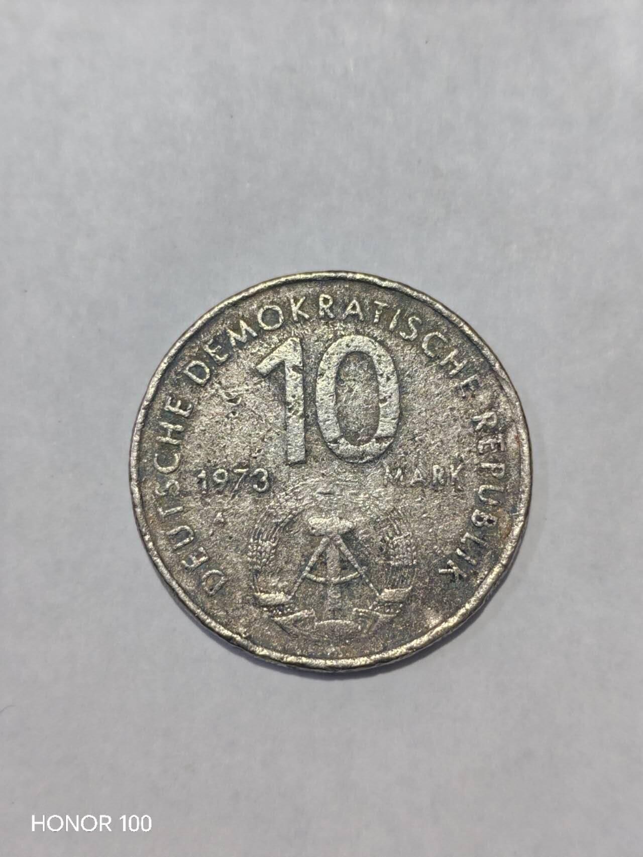 纪念章/纪念币 1973年民主德国（东德）10马克 第十届世界青年与学生联欢节纪念币1973年，第十届世界青年与学生联欢节在东柏林举办，这是冷战时期社会主义阵营规模最大的青年盛会，东德为纪念该活动发行了此枚10马克纪念币，是东德最具代表性的纪念币之一。