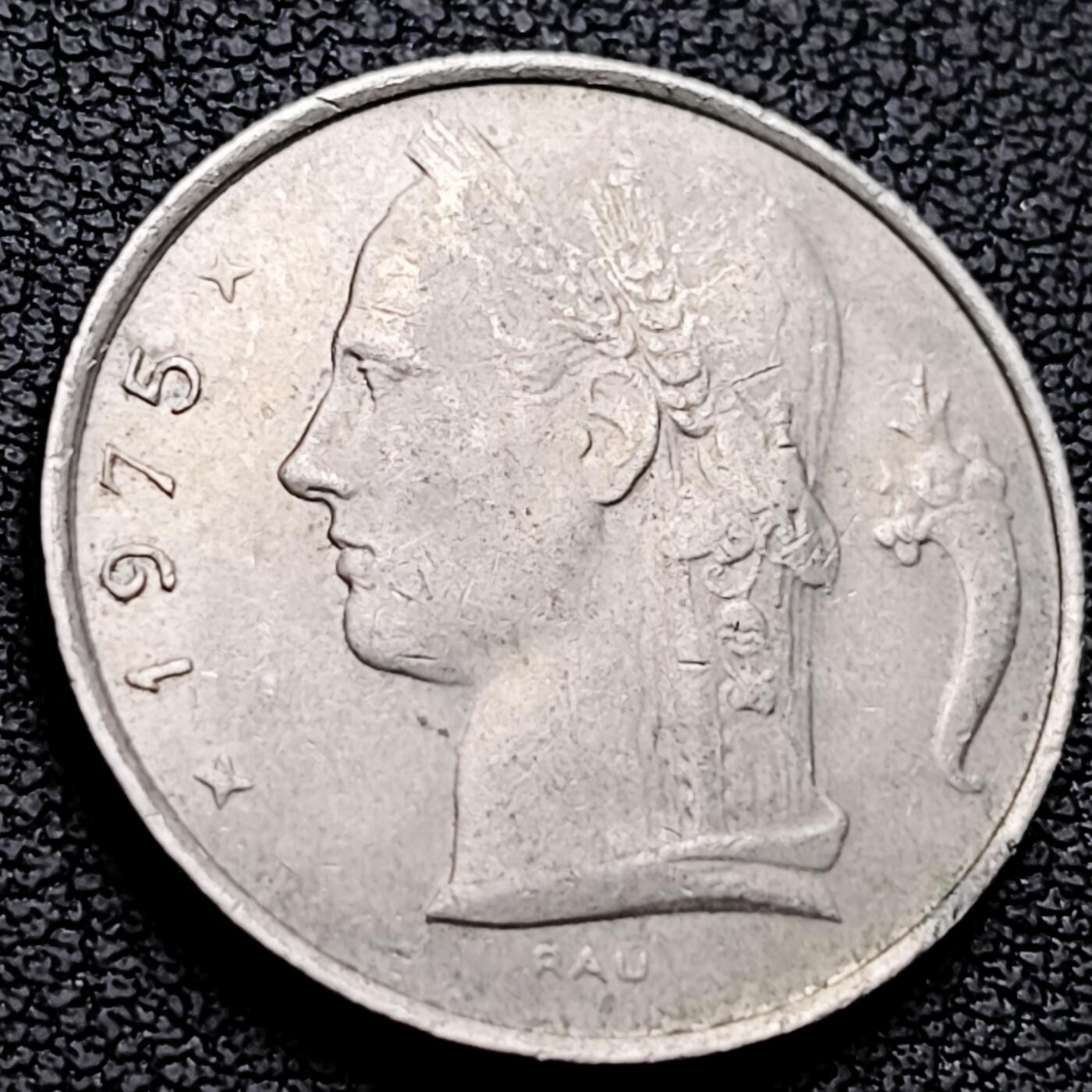 泉币菌-第221场-拍品多 请提前出价 。