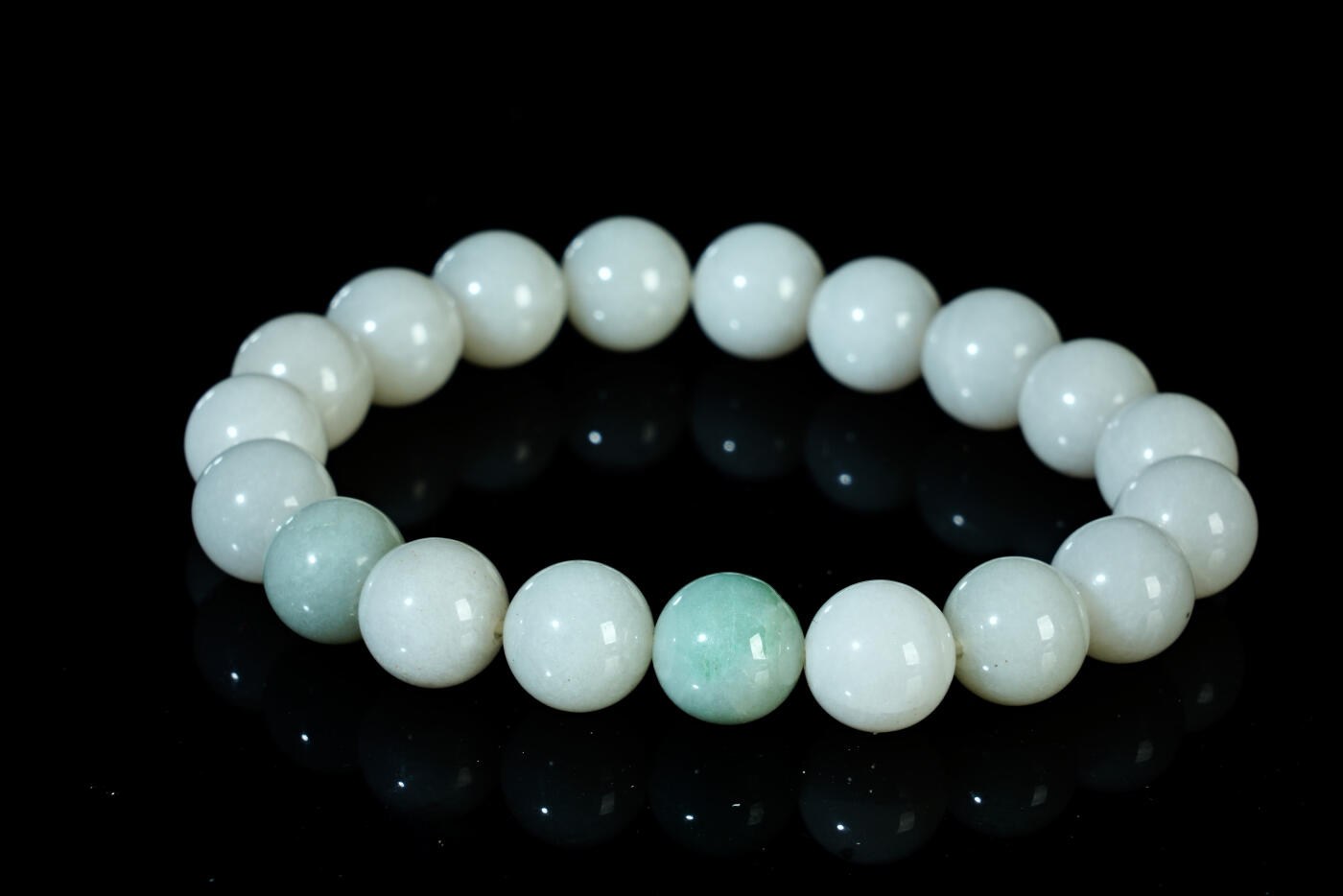 上海都达杂项专场六十八【全场包邮】 石英岩玉1.0圆珠手串 附鉴定证书95-185