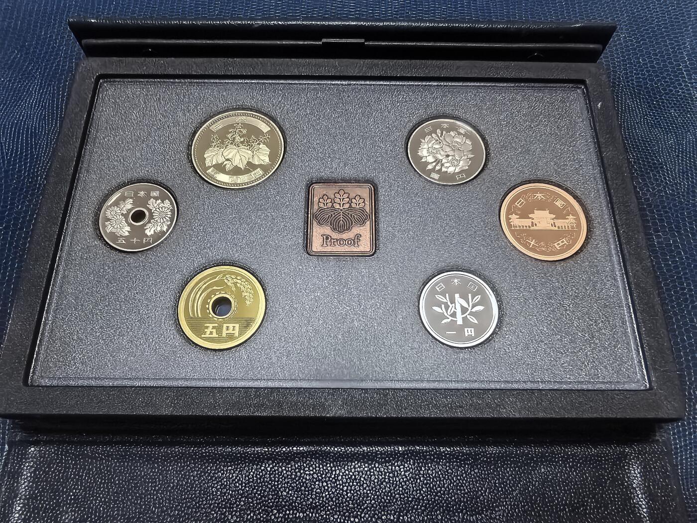 长老汇马年精选第十六场拍卖 2005日本6枚精制币套装，盒证全