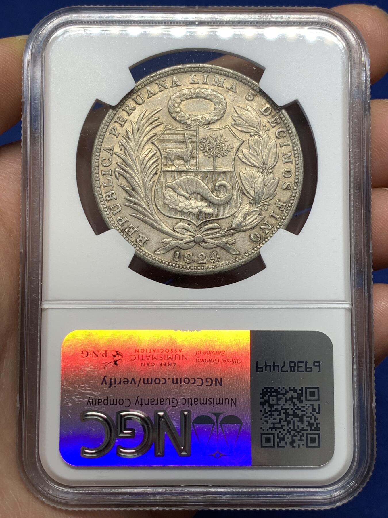 《竞宝斋》第478场 周日，周一 2场连拍 （全场包邮）欢迎送拍 NGC XF45 秘鲁1924年坐人女神1索尔银币