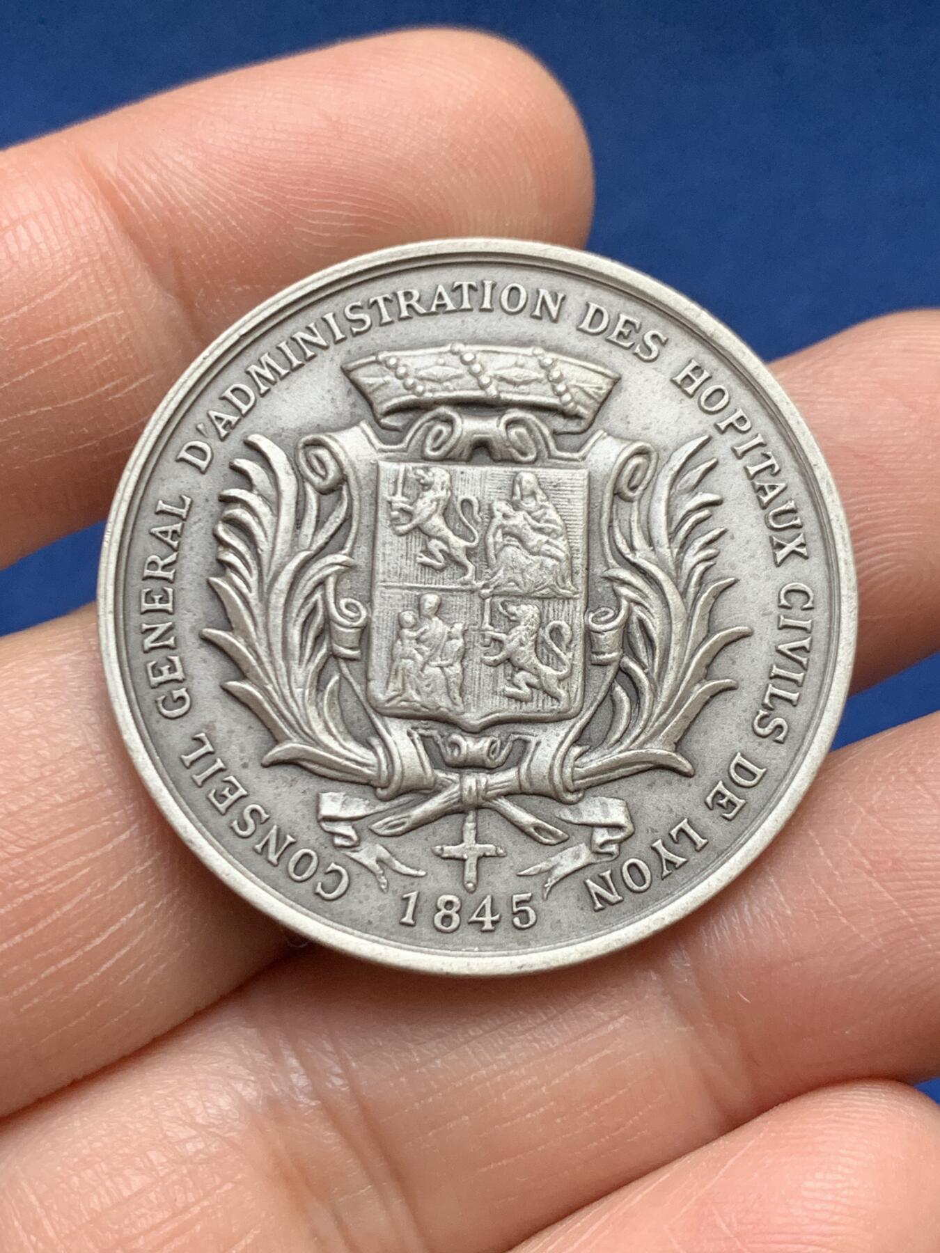 《竞宝斋》第478场 周日，周一 2场连拍 （全场包邮）欢迎送拍 法国里昂市立医院总理事会银章 17.65克 35mm 丰饶角1银标