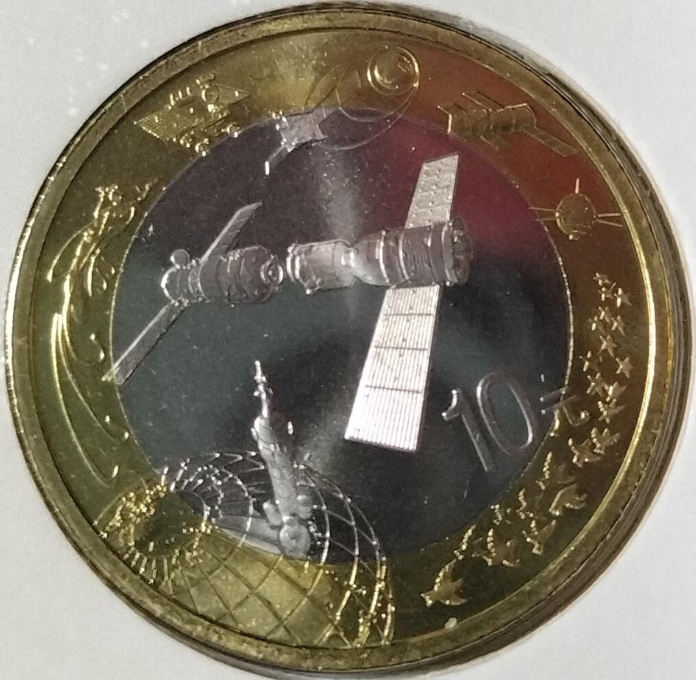 2014-2015年普通纪念币一套，带原装盒+证书，内容：和字书法草书、2015贺岁生肖羊、中国航天、抗战胜利70周年。品相全新，按图发货！