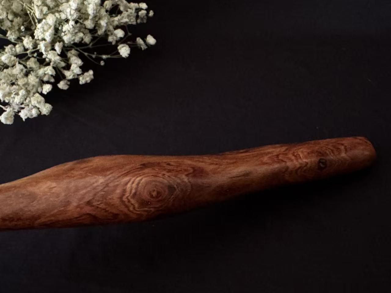 零元拍：NO.15海南黄花梨随形文玩把玩棍，尺寸长约：37CM