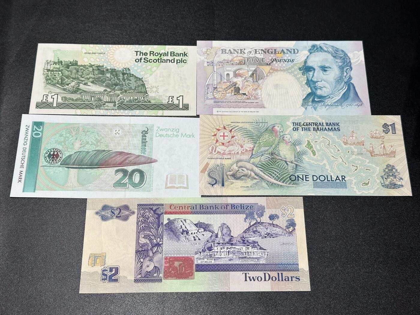 《外钞收藏家》第六百二十四期（精品场）（长期征集拍品、欢迎藏友们联系合作） 苏格兰、英国、德国、巴哈马、伯利兹 五张一起 英国E序列5镑AU品相 其他全新