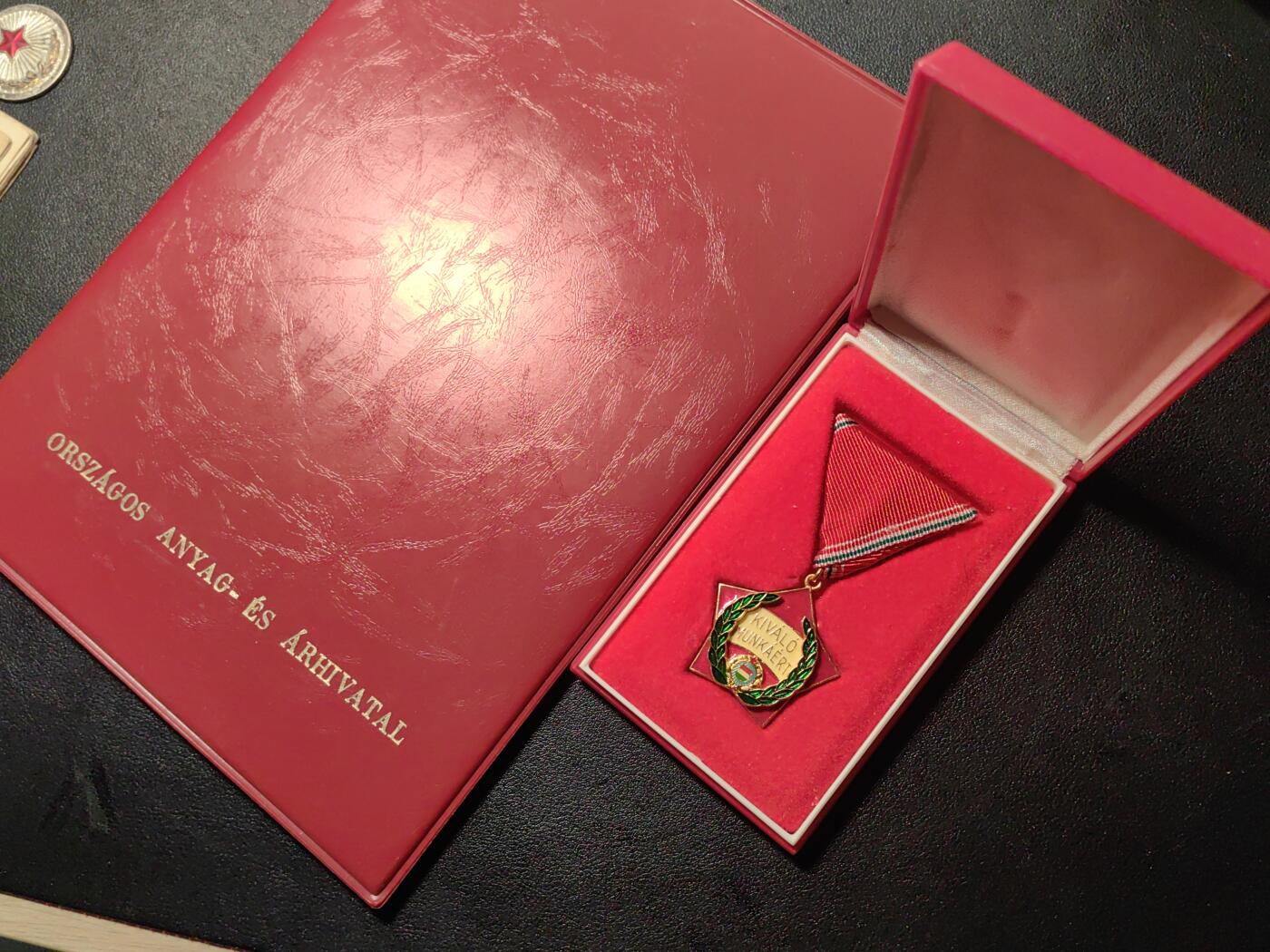 靖甫拍卖第九场 匈牙利劳动优秀奖章原盒带证